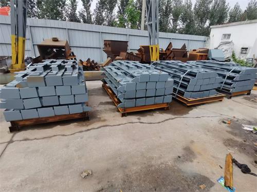 喜报：中国黄金B2000重型板式给料机链板顺利交付